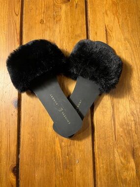 Chinese Laundry Black Super Soft Faux Fur Slide Slippers